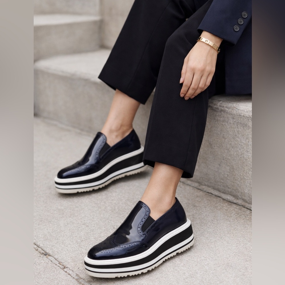 Prada Dark Navy Spazzolato Wingtip Platform Loafers EU 35 US 5 Brogue Oxford
